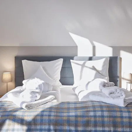 Prázdninový dům Reetland Am - Premium Reetdachvilla Mit 3 Schlafzimmern, Sauna Und Kamin F07