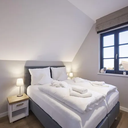 Reetland Am - Premium Reetdachvilla Mit 3 Schlafzimmern, Sauna Und Kamin F07 * Dranske