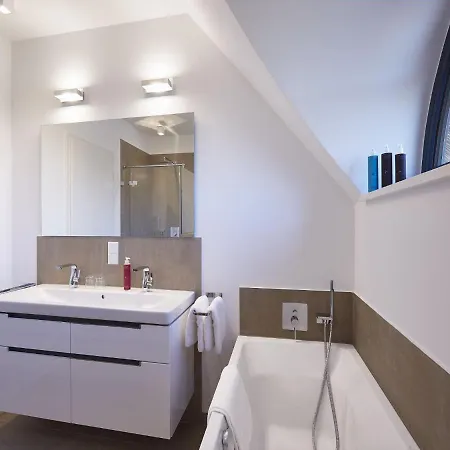 Prázdninový dům Reetland Am - Premium Reetdachvilla Mit 3 Schlafzimmern, Sauna Und Kamin F07 *